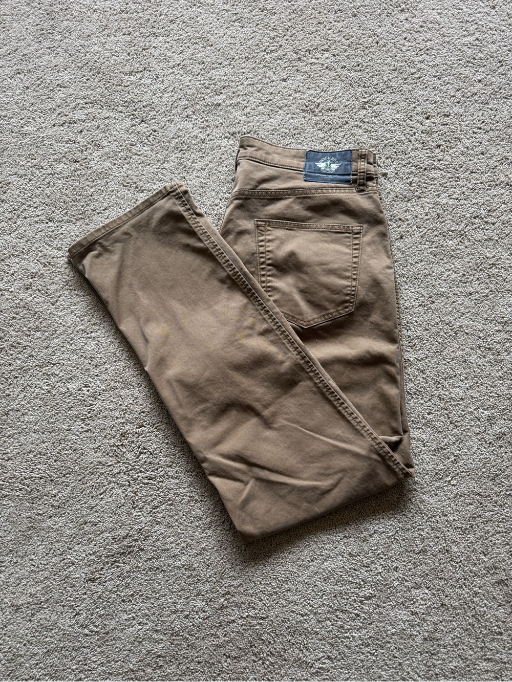 Men’s 33x30 Brown/Khaki Dockers Pants, Excellent Condition, No Flaws At All.